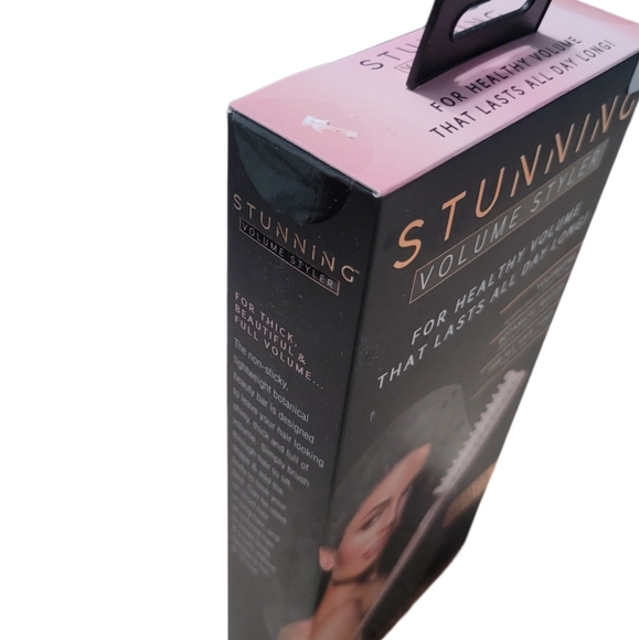 Beauty Bundle Volume adding brush, Nail polish strips, Make-up brushes, & Bag - Picture 9 of 16